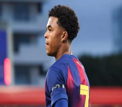 每体：巴萨将与肖恩克鲁伊维特续约3年，双方对此都很乐观