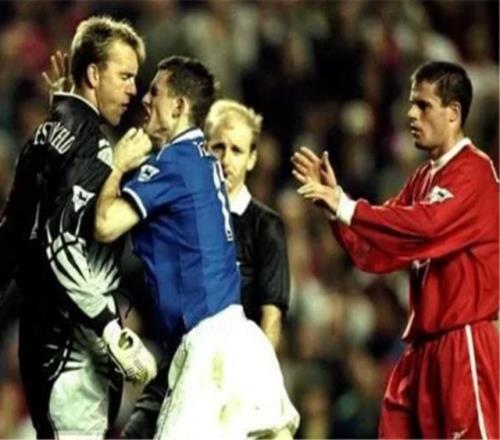 不服气博格坎普，不兼容亨利，却间接成就鲁尼，禁区之狐太过自我