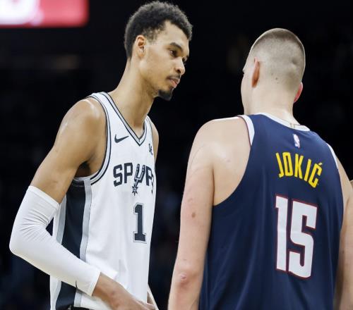 41分16板3帽！41分18板3帽！文班亚马刷爆NBA纪录，他要抢MVP