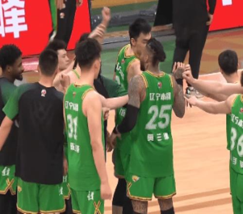 CBA辽宁8775新疆赵继伟2分11助鄢手骐16分