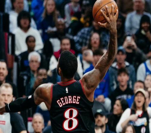 22中15，狂砍39分5篮板6助攻！满血状态下的乔治，依旧是联盟顶级