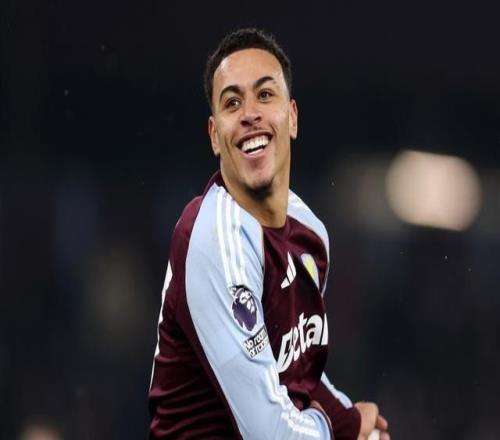 豪门抢疯了！23岁罗杰斯今夏或离维拉，转会费恐破亿