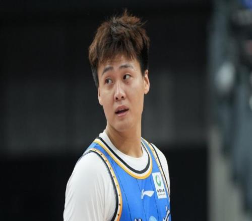 北京男篮伤病情况：赵睿拉伤是新伤需养两周曾凡博雷蒙还在恢复