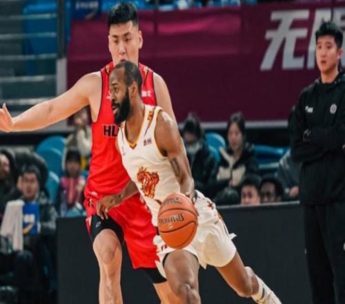 CBA官宣：33连败四川男篮注册新外援维纳莱斯能否终结0胜魔咒