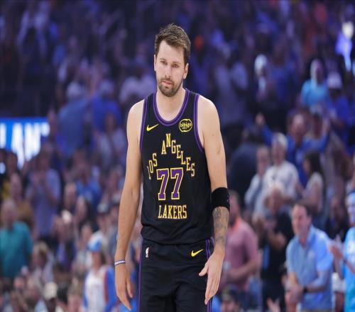 东契奇遭遇重创，雷迪克荒唐决定酿成大错，里夫斯正式表态