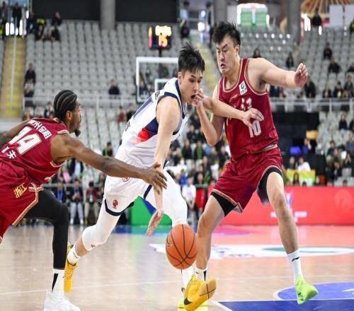 山东高速4日晚客战宁波，谢智杰、王凡懿上演“状元榜眼对话”