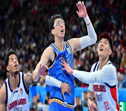 CBA最新排名：上海15连胜强势领跑，北京暂回第3，浙江成最大赢家