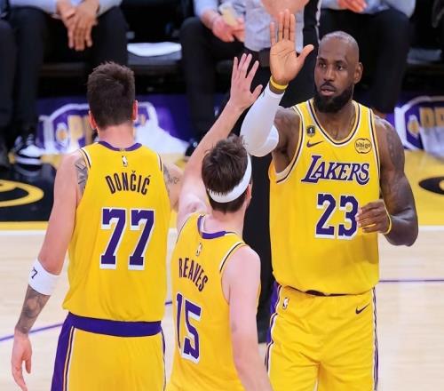 卢卡无限期伤停！里夫斯常规赛报销！湖人太难了，老詹要逆天改命
