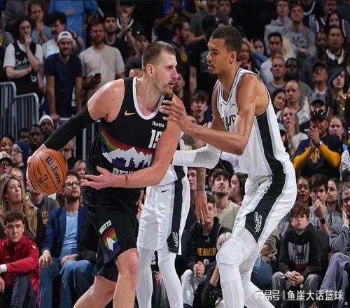NBA最新排名！卫冕冠军收大礼，活塞锁定东部第一，湖人雪上加霜