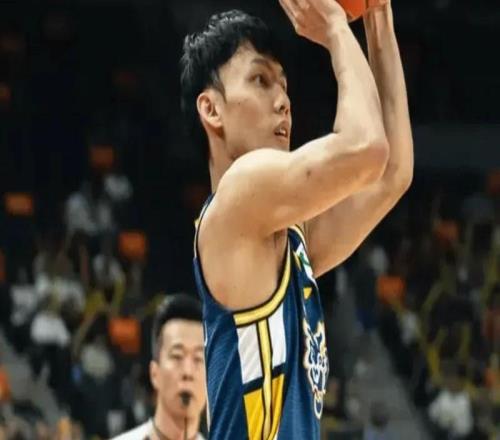 杜锋终于正常!徐杰首发主控,胡明轩减少持球,各点用人恰到好处