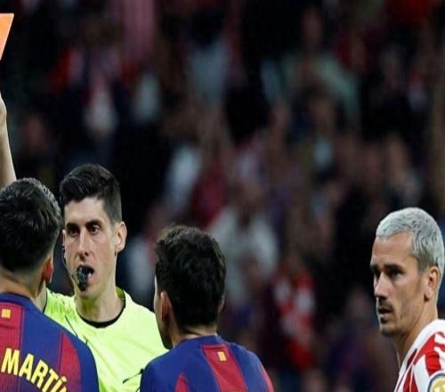 巴尔韦德妻子怒喷巴萨球员红牌被取消：这都不罚下，球场趁早关门