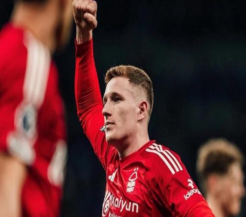 记者：曼联与曼城均计划迅速行动追求埃利奥特安德森