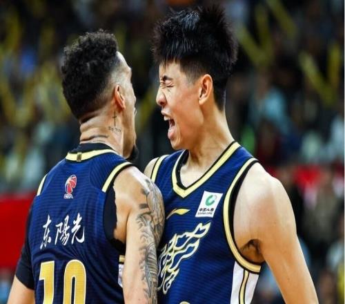 CBA历史唯一！广东连续31年全部晋级季后赛将冲队史第12冠