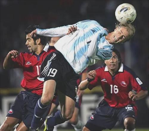 名不副实的巴蒂接班人，被克雷斯波彻底压制，还竞争不过杜加里