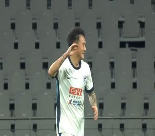 冯劲是来养老的，斯坦丘轻伤不下火线大连迎来两连主冲击4连胜