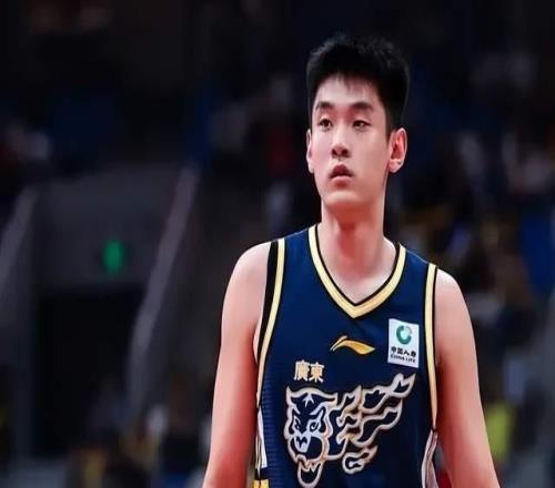 广东3将终于出价值！张皓嘉+王洪泽锁4号位，奎因跑起来就能爆！