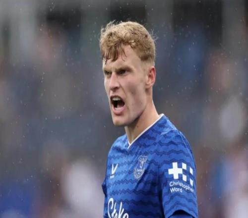 记者：2月曼联见了布兰斯韦特的团队，埃弗顿对此事态度淡定