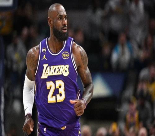 湖人输独行侠采访！詹姆斯赞弗拉格不满防守，肯纳德展持球自信！