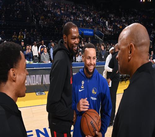 传奇对决延续，杜兰特生涯对阵库里战绩21胜12负