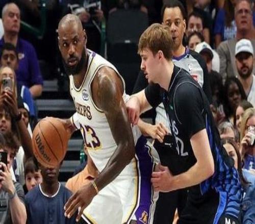 弗拉格45+8+9詹姆斯30+9+15独行侠胜湖人