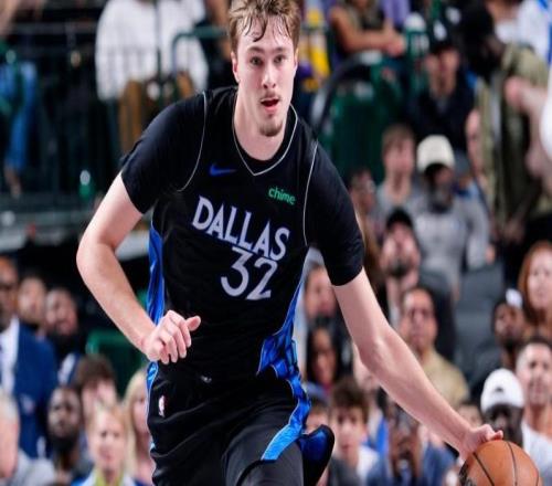 弗拉格27中14砍45分8板9助,背靠背40+成艾弗森后首位新秀