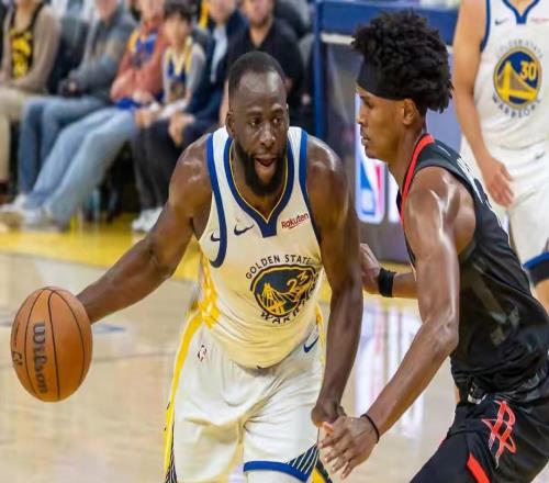 杜兰特31分8板8助NBA常规赛火箭以117116险胜勇士