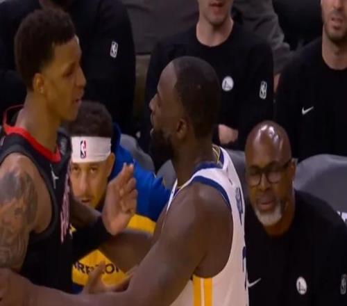 火爆！追梦球砸+推搡小贾爆发冲突杜兰特看不下去上前劝架