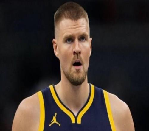 早早犯满离场，波津取9分8板3助&第三节单节5次犯规