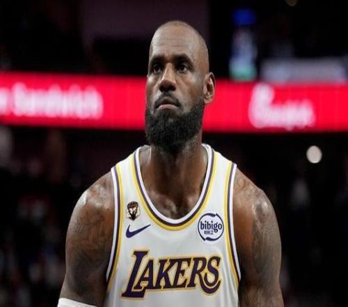 詹姆斯：卢卡和里夫斯的受伤是打在球队心口上的重击