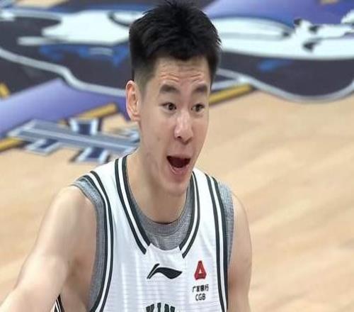 220逆转，北京男篮两连胜，后场双核合砍62+15，周琦罚球10中6