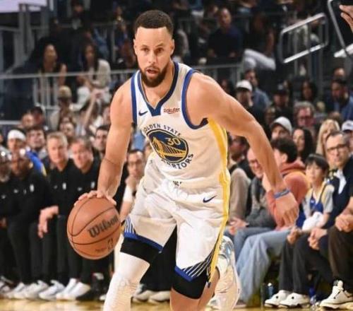 库里复出29+4，距离完美只差一个绝杀！