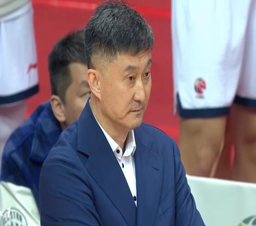 一手好牌打烂！球迷：杜锋快点下课