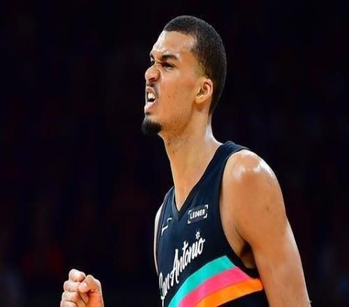 再次伤退只差1场！文班距离评奖资格只差再打1场