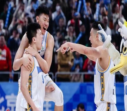 京彩瞬间硬汉并肩齐发力！