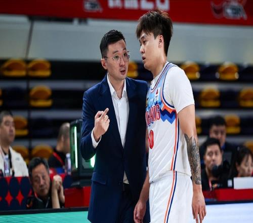 四连败！CBA豪门彻底无缘季后赛，重金引进的球员个个受伤