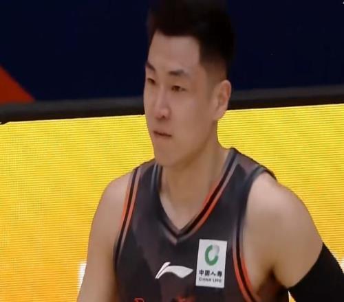 山东男篮找到奇兵射手！首秀5个三分击溃广东，高诗岩数据很亮眼
