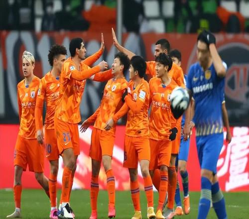 鲁能锋线还有一位黑马新星，至今未在一线队亮相，有望接班刘彬彬