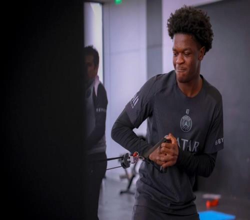 巴黎官方:巴尔科拉继续进行恢复训练鲁伊斯单独训练