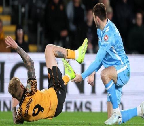 兰帕德带队10场首遭零封，却离英超更近一步