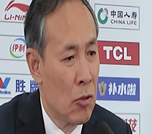 胜同曦发布会！许利民直指下半场防守回暖，回应斯佩尔曼顶撞！