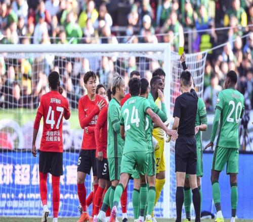 足协官宣中超2例误判！河南队被漏判点球，国安进球被吹前未犯规
