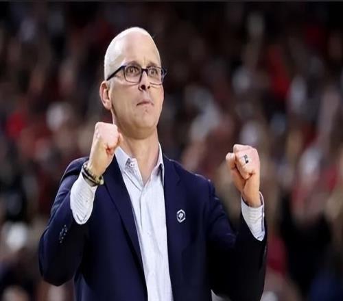 康大主帅赫尔利曾拒绝湖人邀约为何NCAA名帅都拒绝NBA的合同