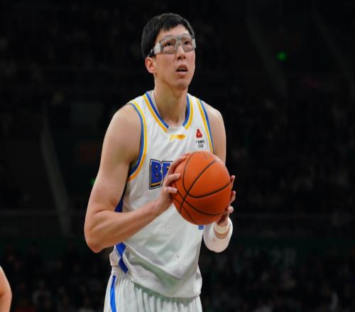 北京横扫送广州5连败：队长翟晓川15+10爆发杰曼25+7+6三分