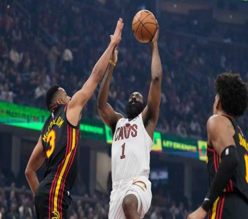 哈登复出21+5+4骑士险胜老鹰米切尔31+7里程碑莫布利22+19