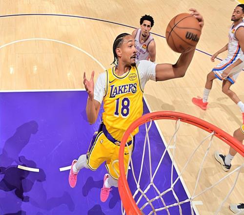 唯一正负值不是负数的球员！湖人后场新星的表现突然有所好转