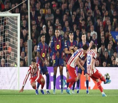 自欧冠首秀以来，小蜘蛛是直接任意球破门次数并列最多的球员