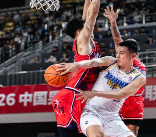 476天再砍两双！靠6朝元老燃尽自己赢球，球迷：可见一人多么划水