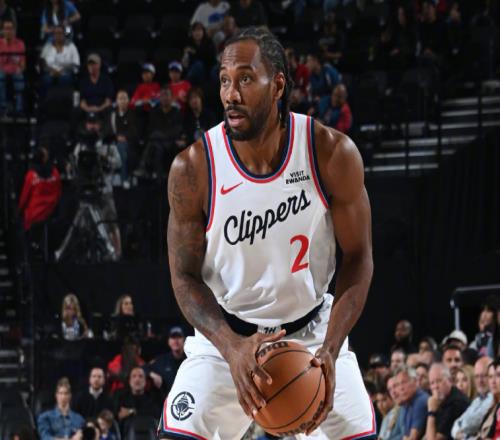 送勇士锁定第十！快船力克独行侠小卡34分创纪录弗拉格25+9