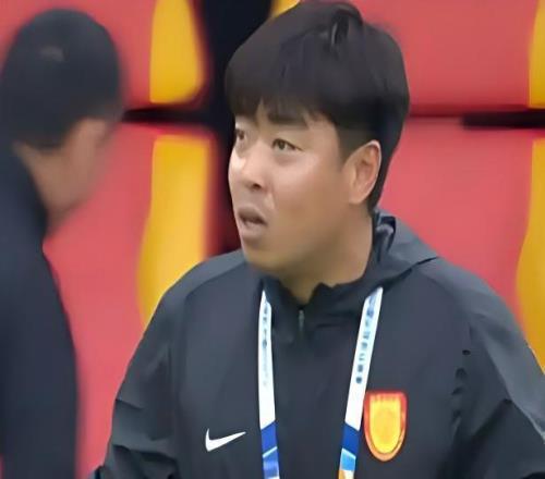 中超重庆铜梁龙助教杜宇辱骂裁判员被停赛6场