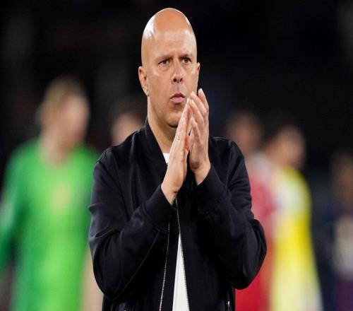 利物浦被巴黎按在地上摩擦，斯洛特却想起去年偷来的10